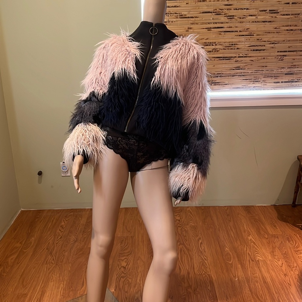 Young Fabulous & Broke Ombre Colored Faux Fur Jacket With Zipper Closure M/L
